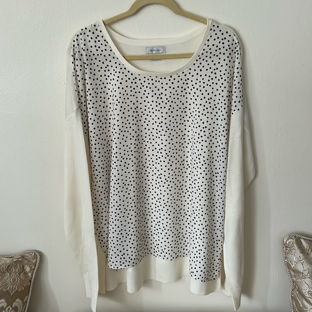 Van Heusen Highlow shirt. Polka dots. Sheer front. Drop shoulder.